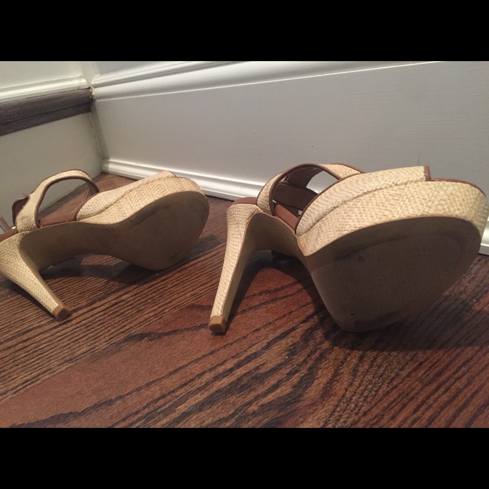 Heels - Picture 4 of 4